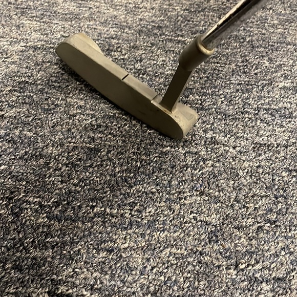 Putter - Picture 3 of 3